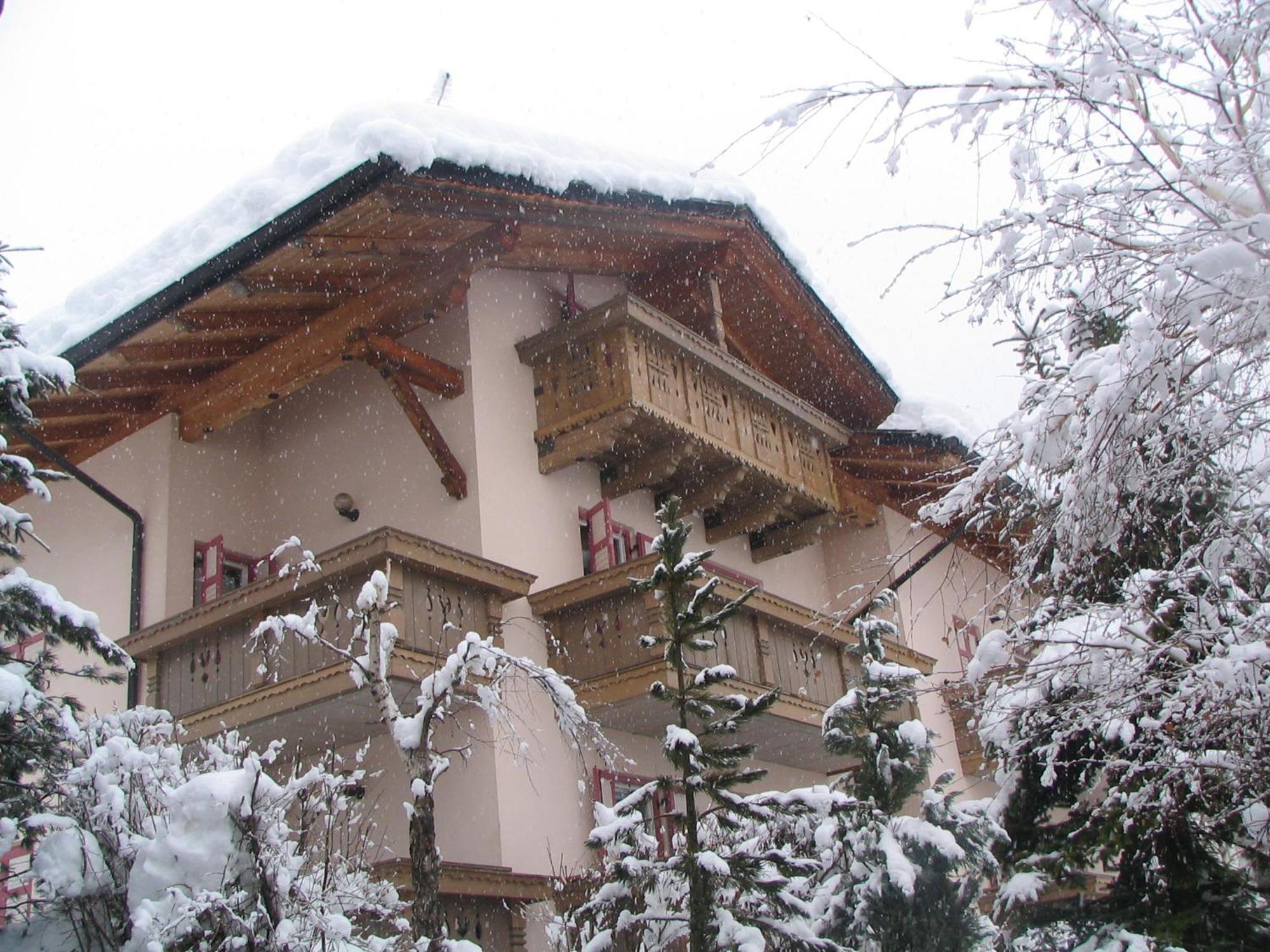 Villa Mirabell Cavalese Extérieur photo